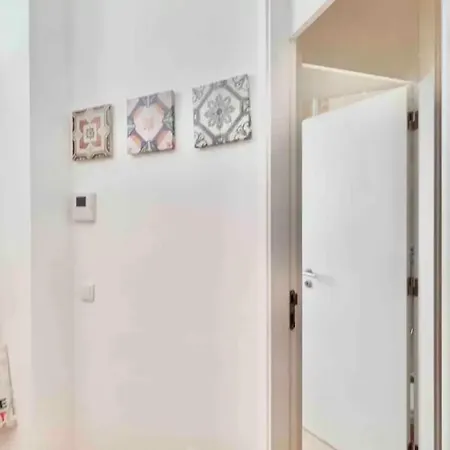 Rosario 3 With Patio By Homeful Homes Appartement Lissabon